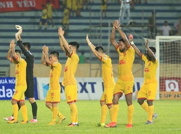Bóng đá Việt Nam sáng 28/10: DNH Nam Định có lợi thế ở trận gặp SLNA