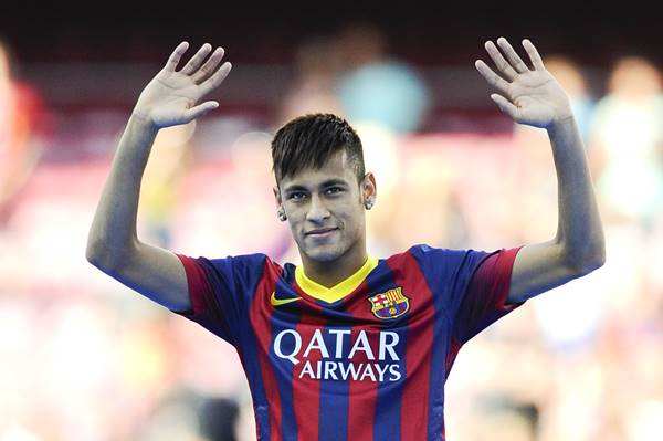 Neymar thi đấu cho Barca