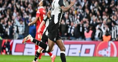 Tin Liverpool 29/4: The Kop khó mua được Alexander Isak
