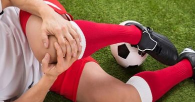 Lâu ngày không đá bóng bị đau cơ