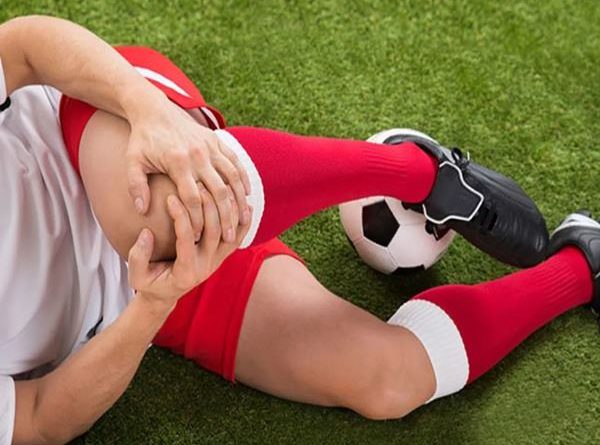 Lâu ngày không đá bóng bị đau cơ