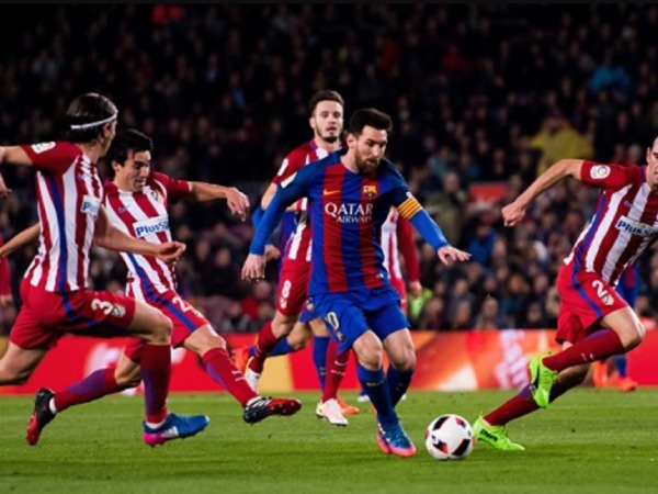 Cả thế giới sững sờ với những pha rê bóng của Messi
