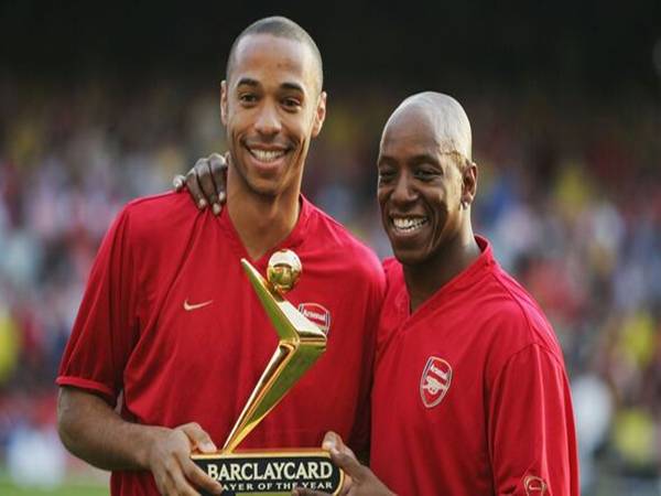 Thierry Henry trái / Ian Wright phải là những tiền đạo Arsenal xuất sắc