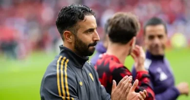 Bóng đá Anh: MU đá giao hữu kín trước trận Arsenal